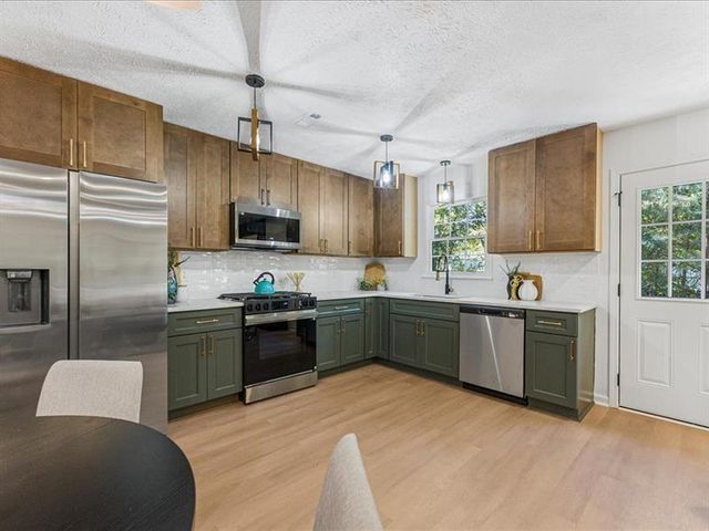 7417 Fernwood Drive, Riverdale, GA 30296