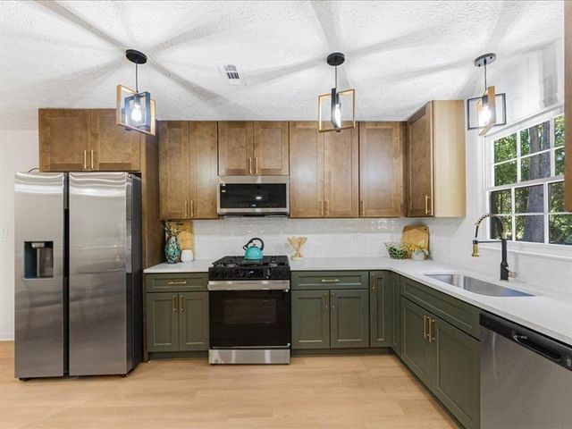 7417 Fernwood Drive, Riverdale, GA 30296