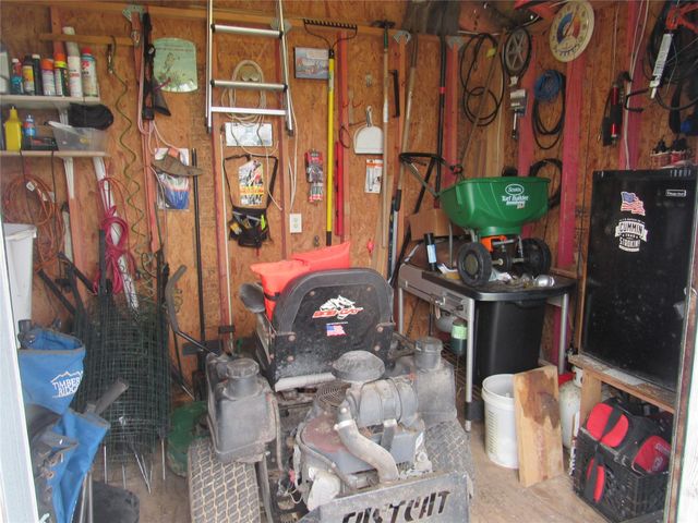 961 County Road 202, Sargent, TX 77414