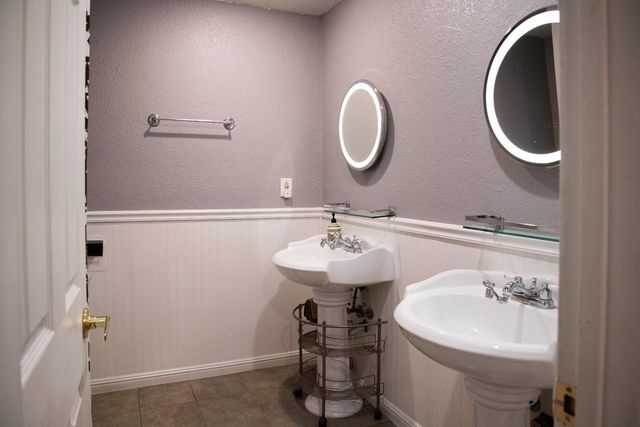 1692 S Bush Avenue, Fresno, CA 93727