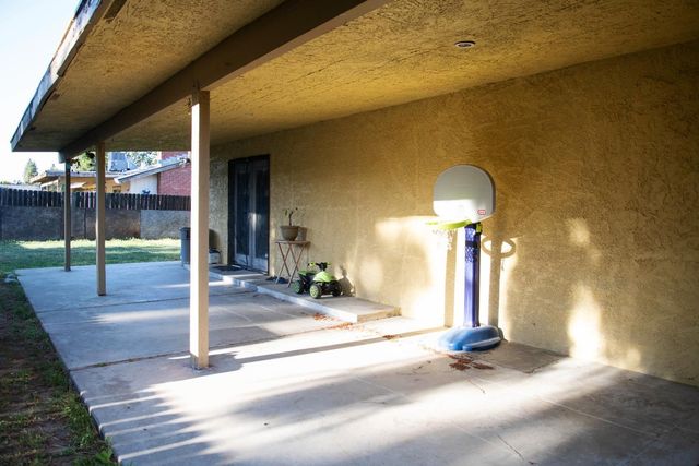 1692 S Bush Avenue, Fresno, CA 93727