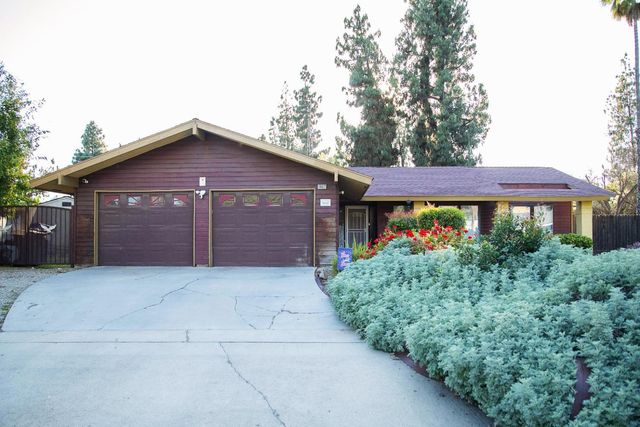 1692 S Bush Avenue, Fresno, CA 93727