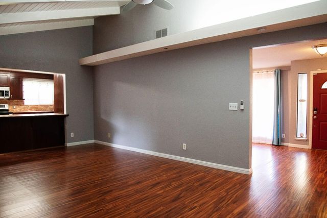 1692 S Bush Avenue, Fresno, CA 93727