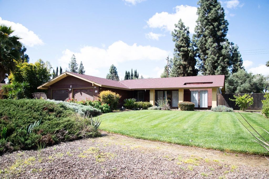 1692 S Bush Avenue, Fresno, CA 93727