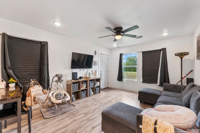 928 HEDGES ST, San Antonio, TX 78203