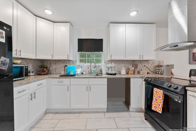 928 HEDGES ST, San Antonio, TX 78203