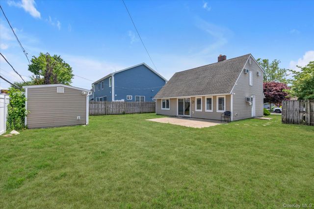 5 Trumpet Lane, Levittown, NY 11756