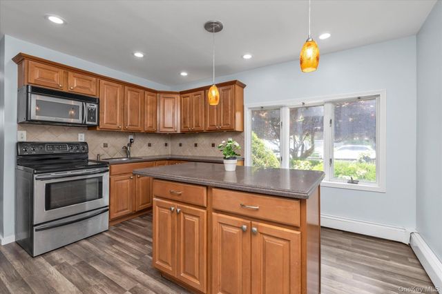 5 Trumpet Lane, Levittown, NY 11756