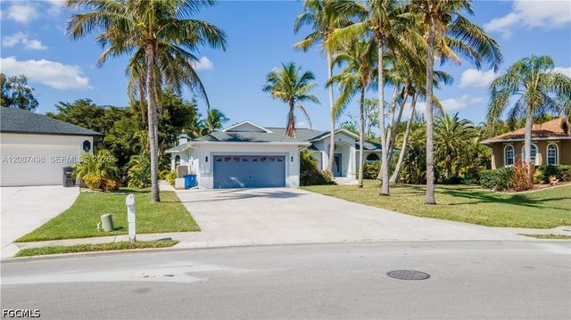 8896 Bracken Way, Fort Myers, FL 33908