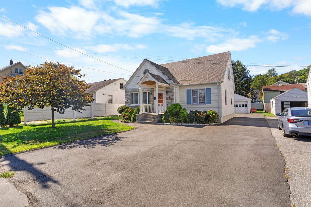 18 Cliff St Extension, Shelton, CT 06484