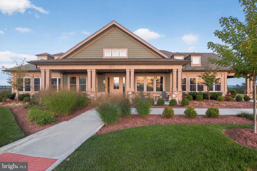 153 LEATHER FLOWER DR, Lake Frederick, VA 22630