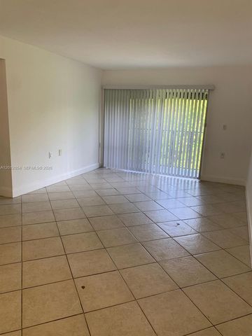 1201 Lake Victoria Dr V, West Palm Beach, FL 33411