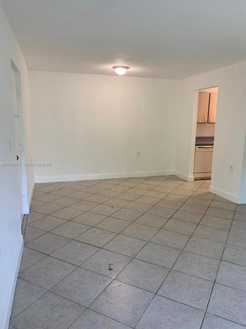 1201 Lake Victoria Dr V, West Palm Beach, FL 33411