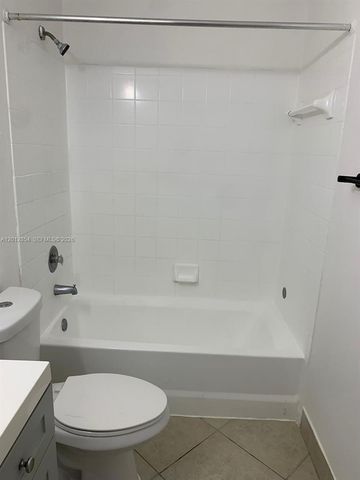 1201 Lake Victoria Dr V, West Palm Beach, FL 33411