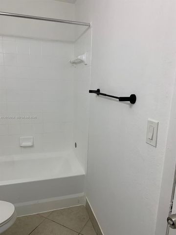 1201 Lake Victoria Dr V, West Palm Beach, FL 33411