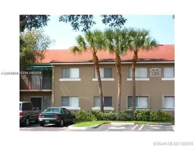 1201 Lake Victoria Dr V, West Palm Beach, FL 33411