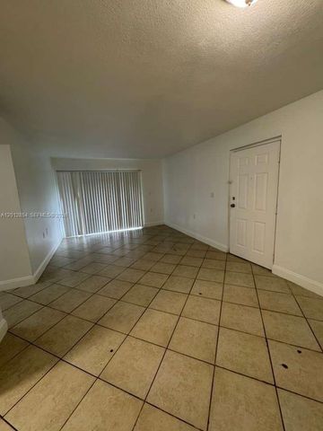 1201 Lake Victoria Dr V, West Palm Beach, FL 33411