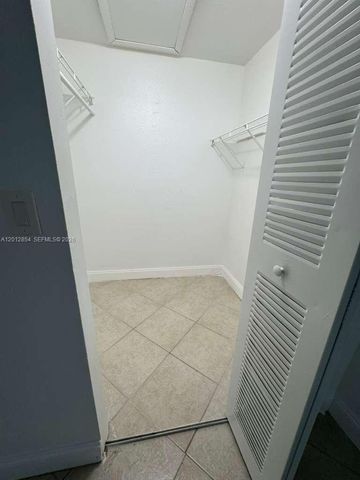 1201 Lake Victoria Dr V, West Palm Beach, FL 33411