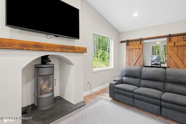 1381 N Meadow Lakes Loop, Wasilla, AK 99623