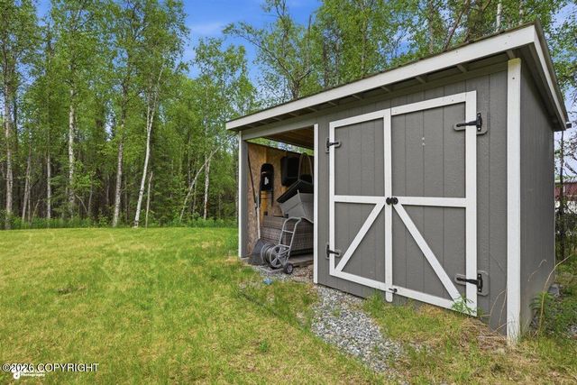 1381 N Meadow Lakes Loop, Wasilla, AK 99623
