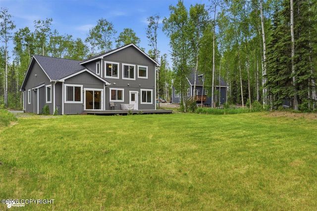 1381 N Meadow Lakes Loop, Wasilla, AK 99623