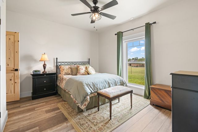 5385 County Road 311, Grandview, TX 76050