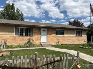 636 Spruce Circle, Gooding, ID 83330