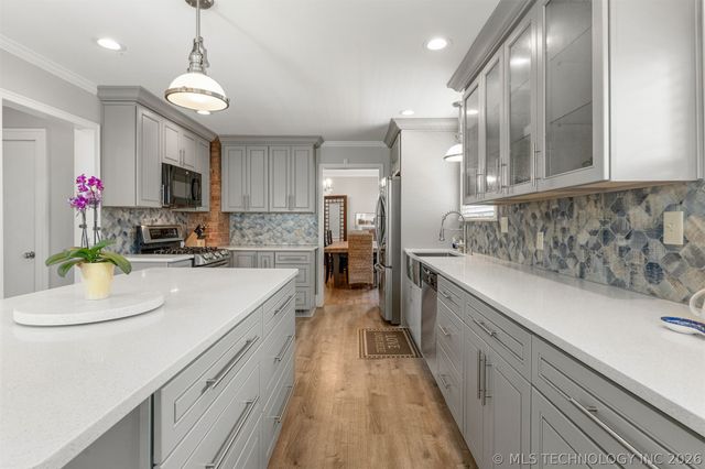 1605 S Detroit Avenue, Tulsa, OK 74120