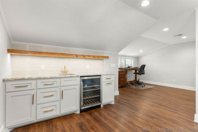 1605 S Detroit Avenue, Tulsa, OK 74120