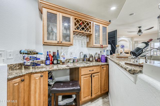 6086 VIA DE LOS ARBOLES, El Paso, TX 79932