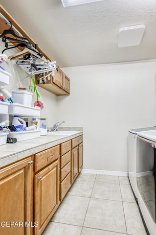 6086 VIA DE LOS ARBOLES, El Paso, TX 79932