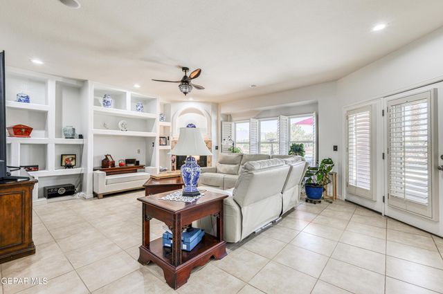 6086 VIA DE LOS ARBOLES, El Paso, TX 79932