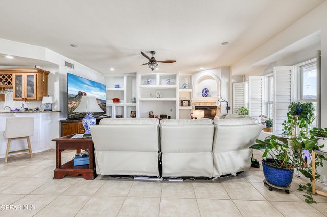 6086 VIA DE LOS ARBOLES, El Paso, TX 79932