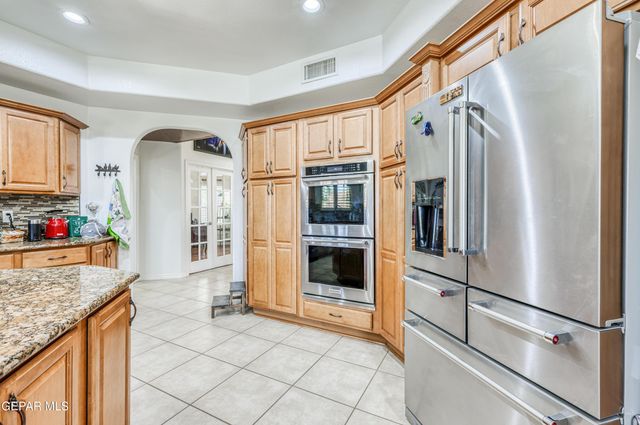 6086 VIA DE LOS ARBOLES, El Paso, TX 79932