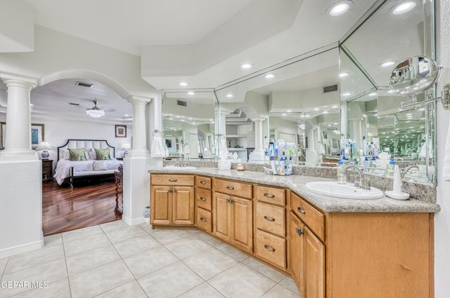 6086 VIA DE LOS ARBOLES, El Paso, TX 79932