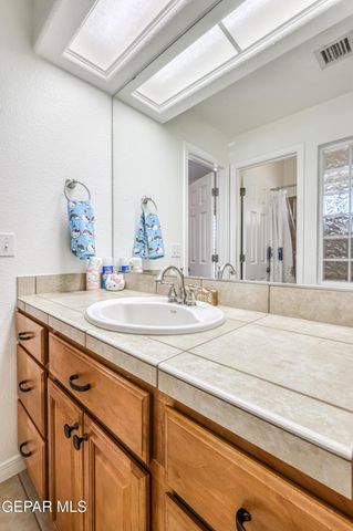 6086 VIA DE LOS ARBOLES, El Paso, TX 79932