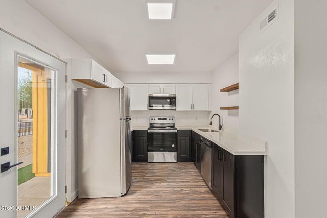 1102 E PIERCE Street, Phoenix, AZ 85006