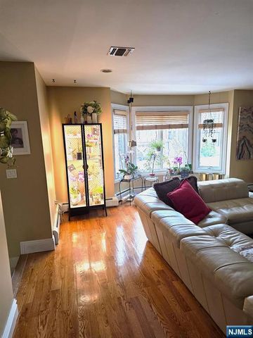 333 Roff Avenue, Palisades Park, NJ 07650