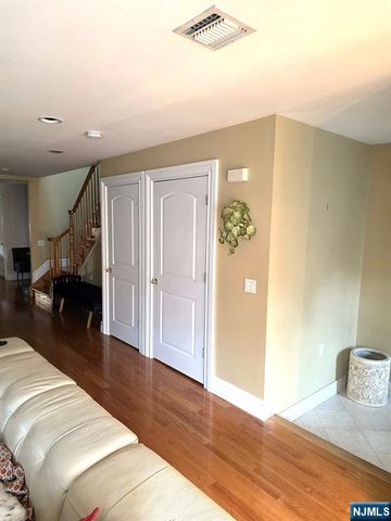 333 Roff Avenue, Palisades Park, NJ 07650