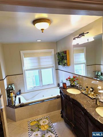 333 Roff Avenue, Palisades Park, NJ 07650