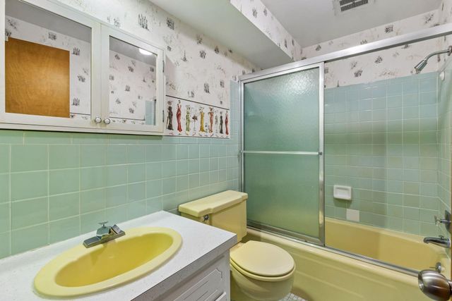807 5th Street E, Northfield, MN 55057