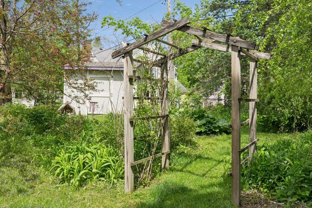 807 5th Street E, Northfield, MN 55057