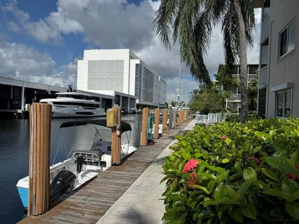 1500 SE 15TH Street SE 212, Fort Lauderdale, FL 33316