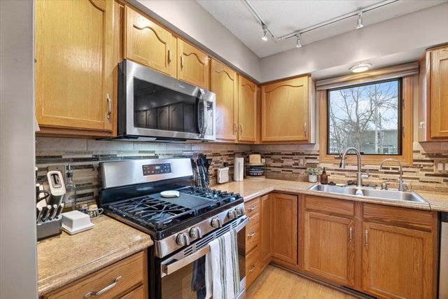 5425 NW 90th Street, Johnston, IA 50131