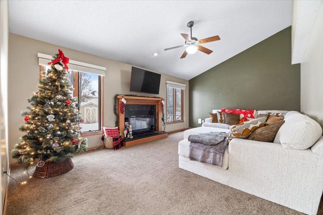 5425 NW 90th Street, Johnston, IA 50131