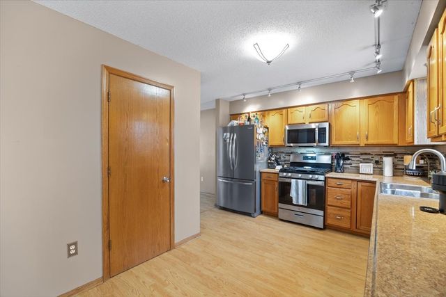 5425 NW 90th Street, Johnston, IA 50131