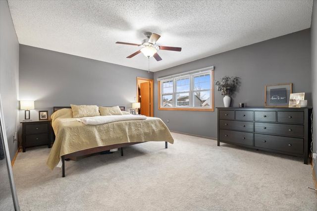 5425 NW 90th Street, Johnston, IA 50131