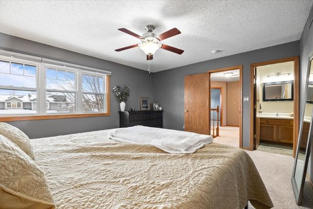 5425 NW 90th Street, Johnston, IA 50131