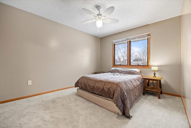 5425 NW 90th Street, Johnston, IA 50131