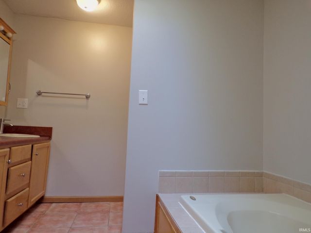4801 Hartman Road, Fort Wayne, IN 46807